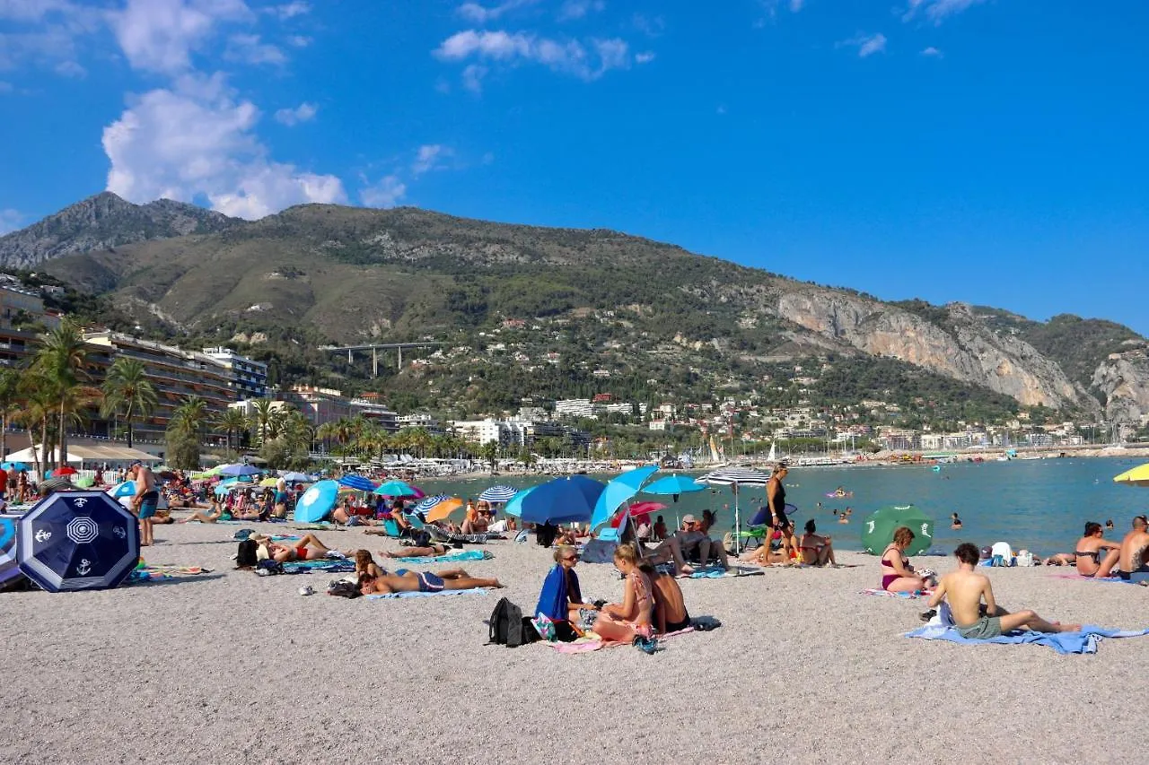 Le botta charmant deux pièces plein centre Menton Appartement