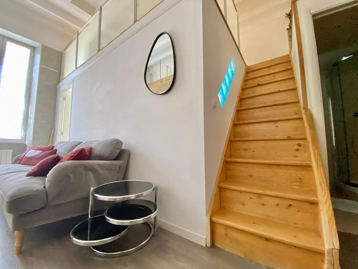 Appartement Le botta charmant deux pièces plein centre Menton